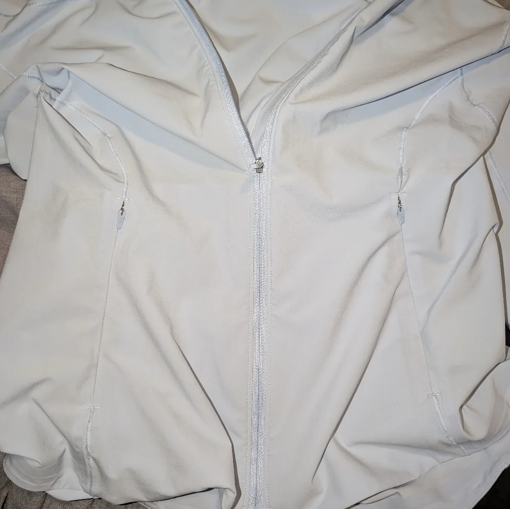Lululemon Mist Over Windbreaker Light Blue - Picture 4 of 12